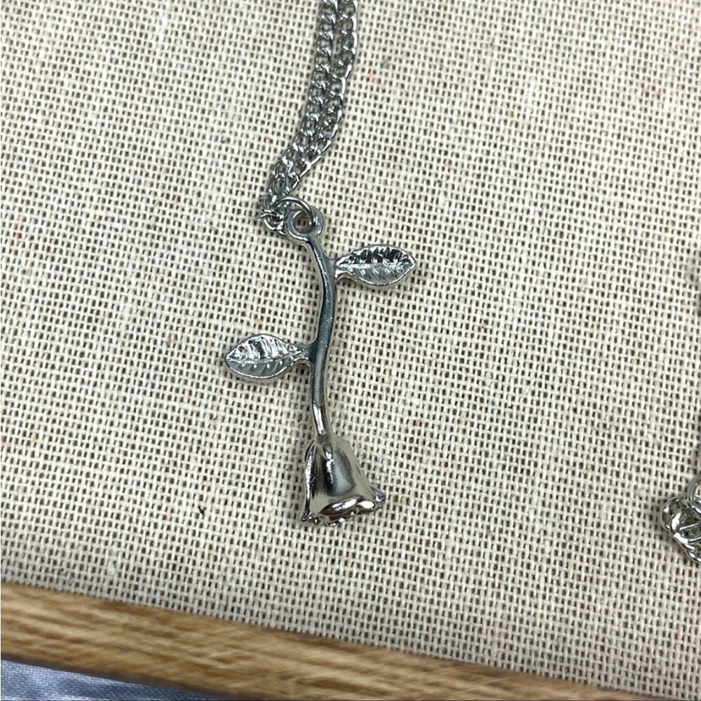 SILVER ROSE PENDANT NECKLACE - Picture 1 of 4